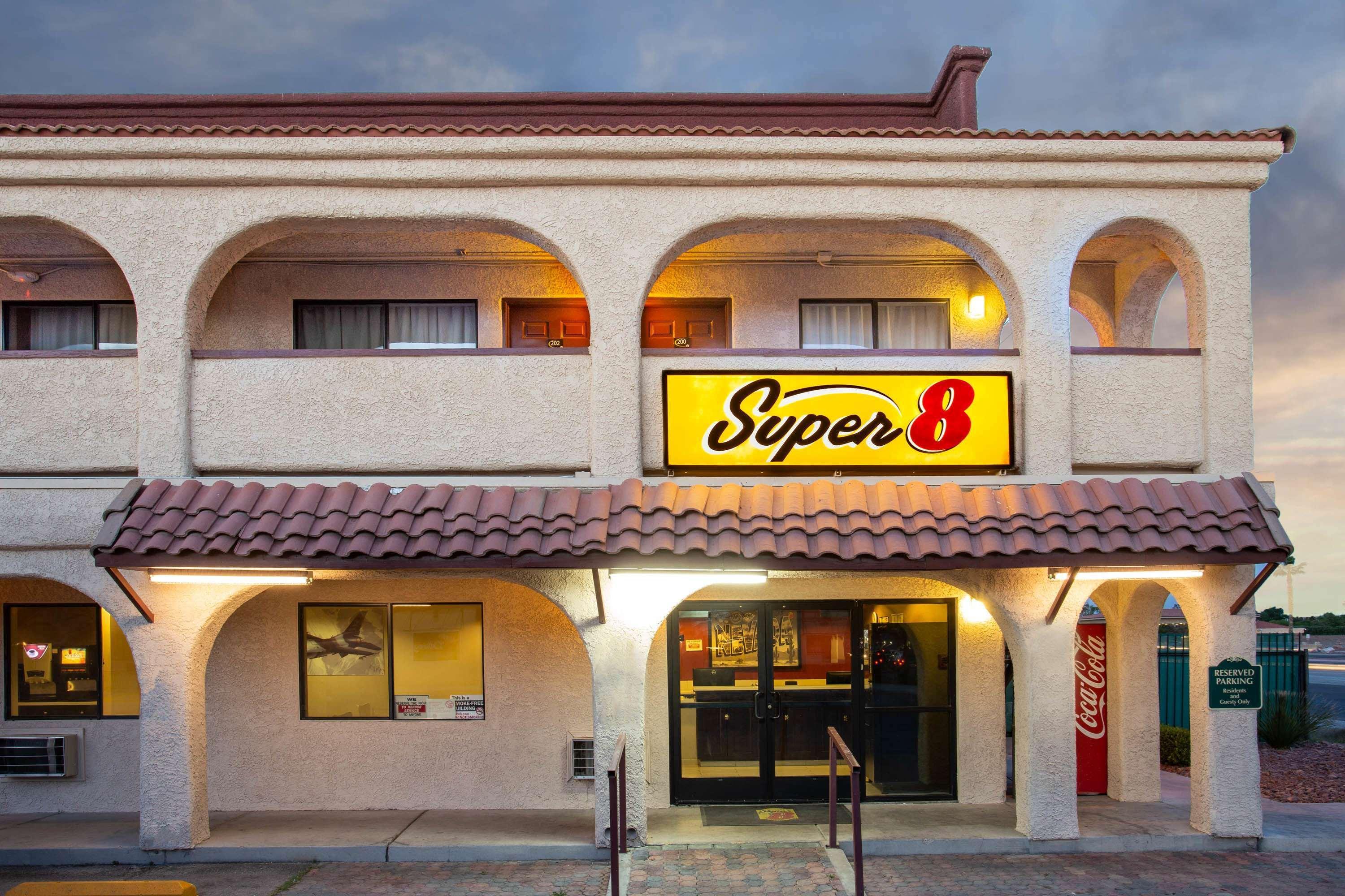Super 8 By Wyndham Las Vegas Nellis Afb Area Exterior foto