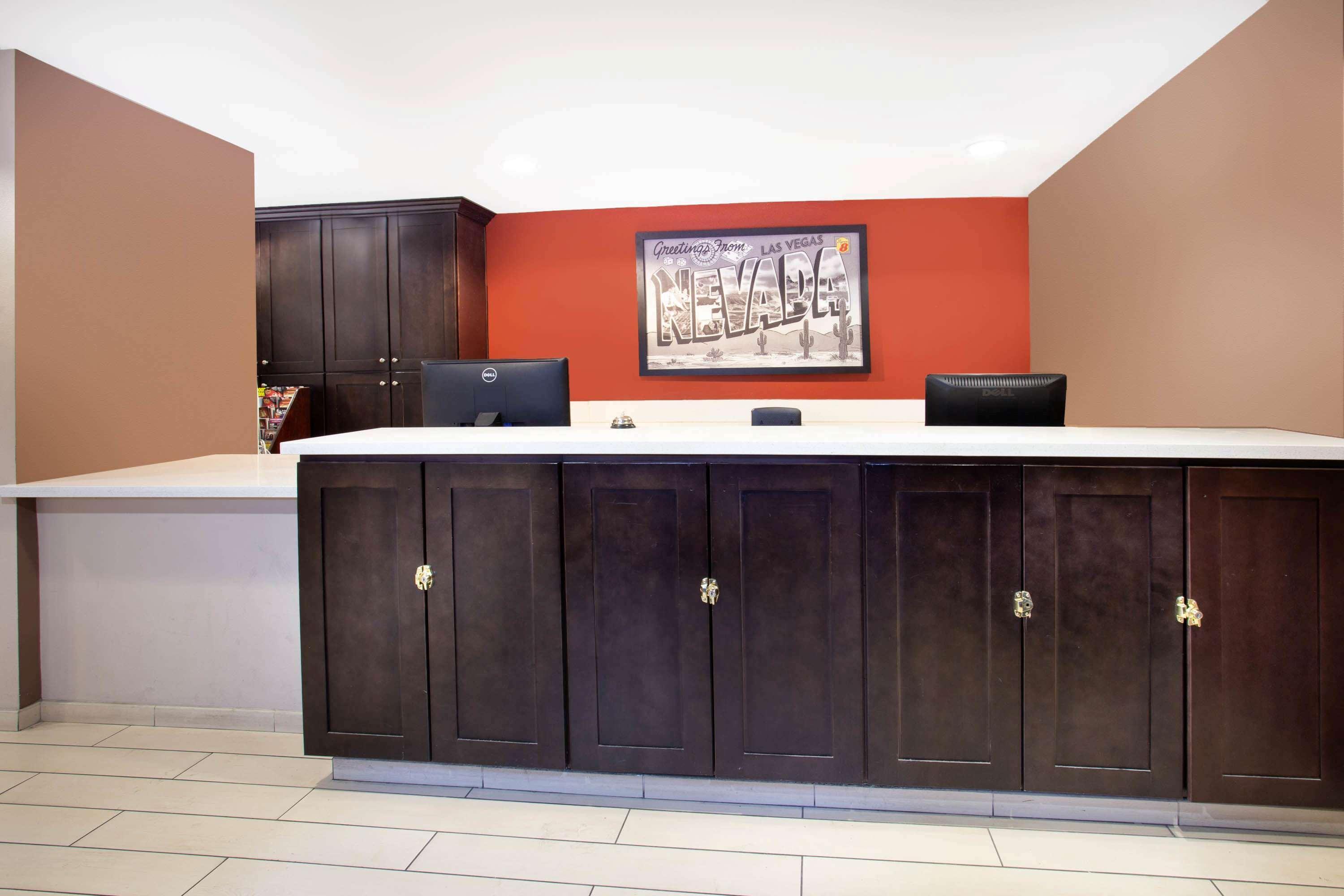 Super 8 By Wyndham Las Vegas Nellis Afb Area Exterior foto