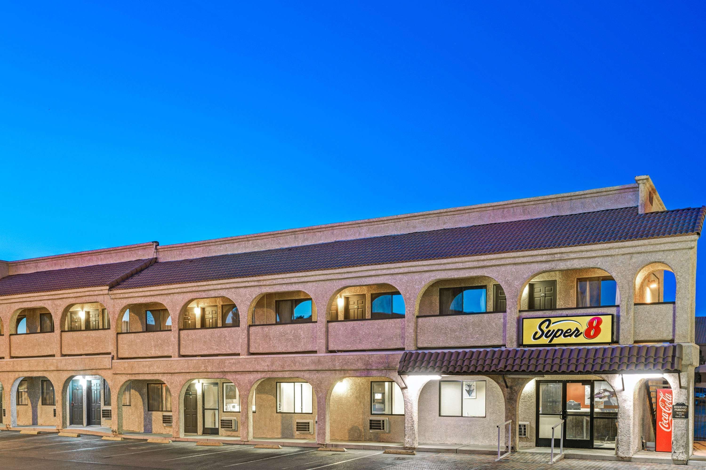 Super 8 By Wyndham Las Vegas Nellis Afb Area Exterior foto